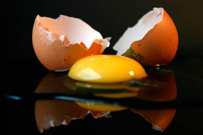 How long after the expiration date can you eat eggs?