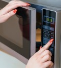 Using Microwave Oven